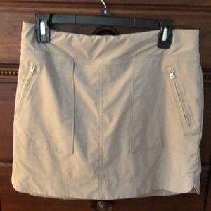 Athlete action skirt, zip pockets